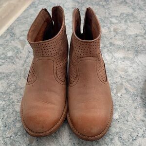 Johnston & Murphy Tan Leather Ankle Boots